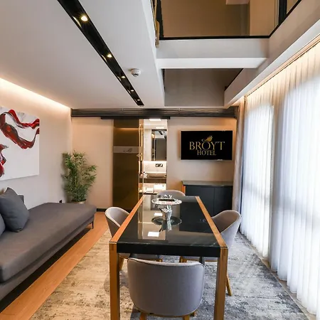 Hotell Broyt 4*