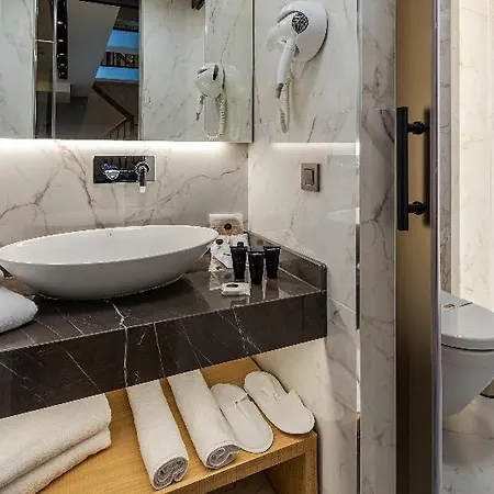Broyt Hotell 4*