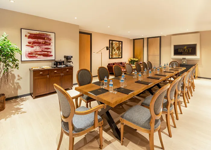 Ξενοδοχείο Broyt 4*